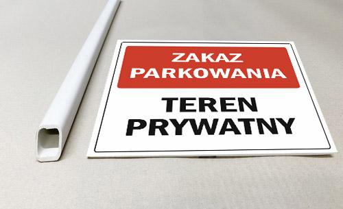 Zakaz parkowania teren prywatny tabliczka na trawnik na słupku trzonku